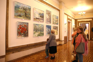 Выставка картин к юбилею художника-пейзажиста Владимира Кучеренко