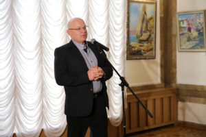 Персональная выставка севастопольского художника Сергея Берлова открылась в СЦКиИ